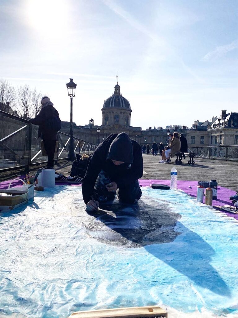 Llona avec SWeb au pont des Arts Paris 2