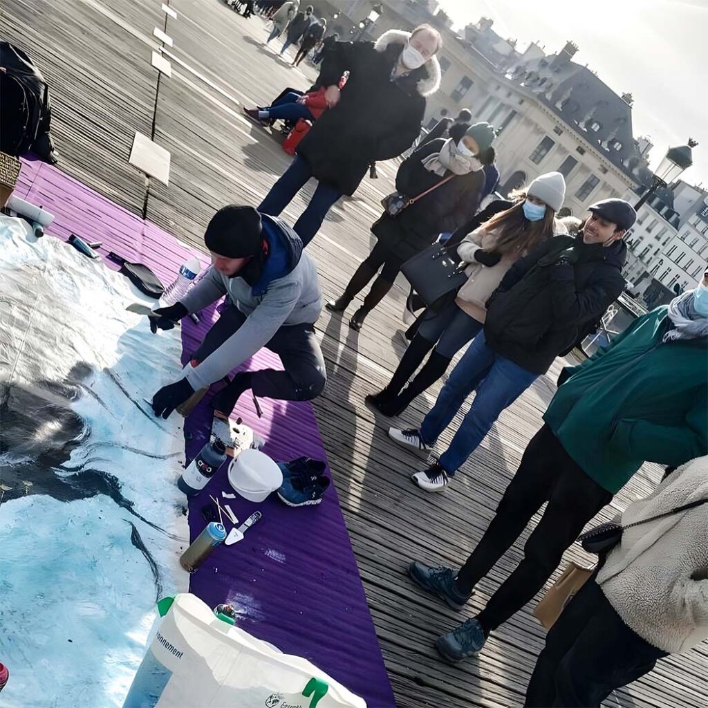 Llona avec SWeb au pont des Arts Paris 4