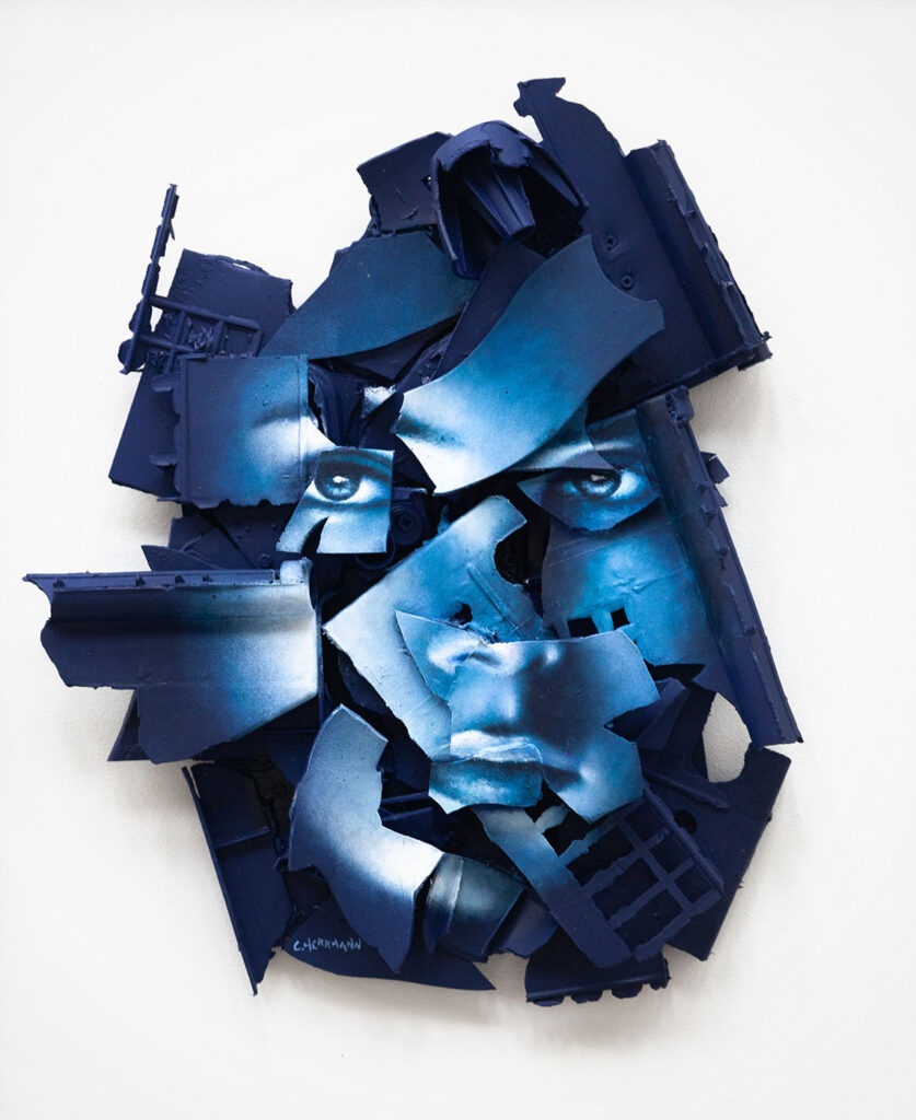 Titre: Blue Shards / Dimensions: 35 x 42 cm (2025)